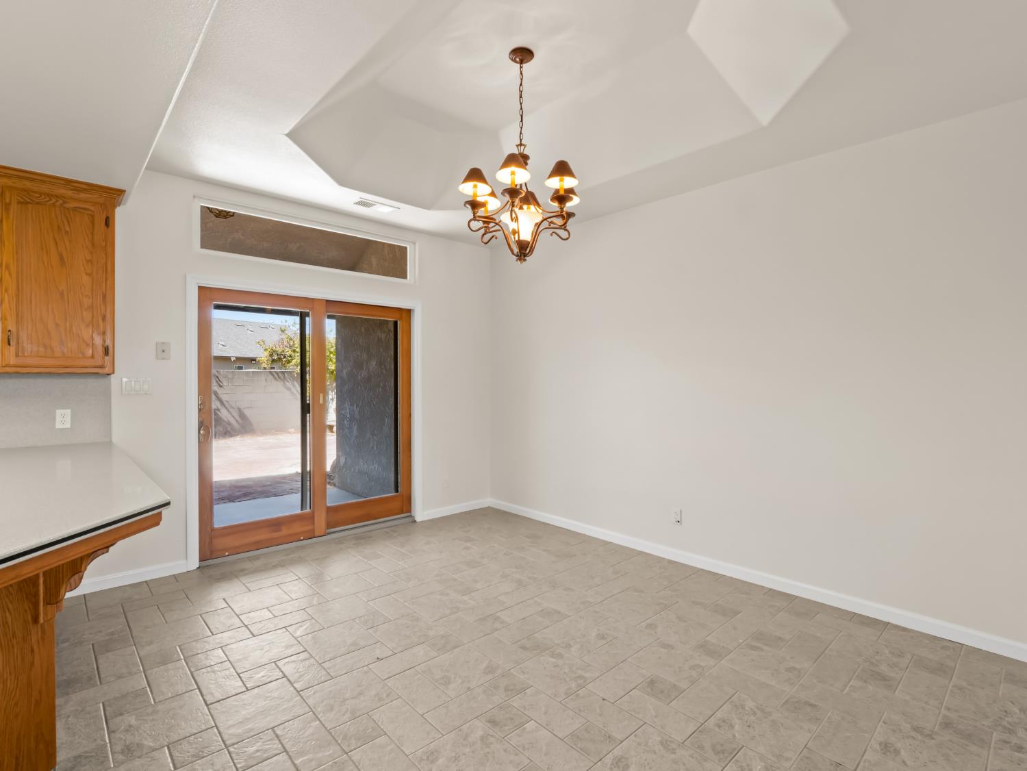 2055 N Cambridge Cir, Reedley, CA 93654