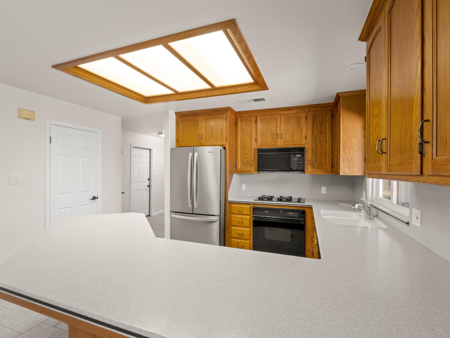 2055 N Cambridge Cir, Reedley, CA 93654