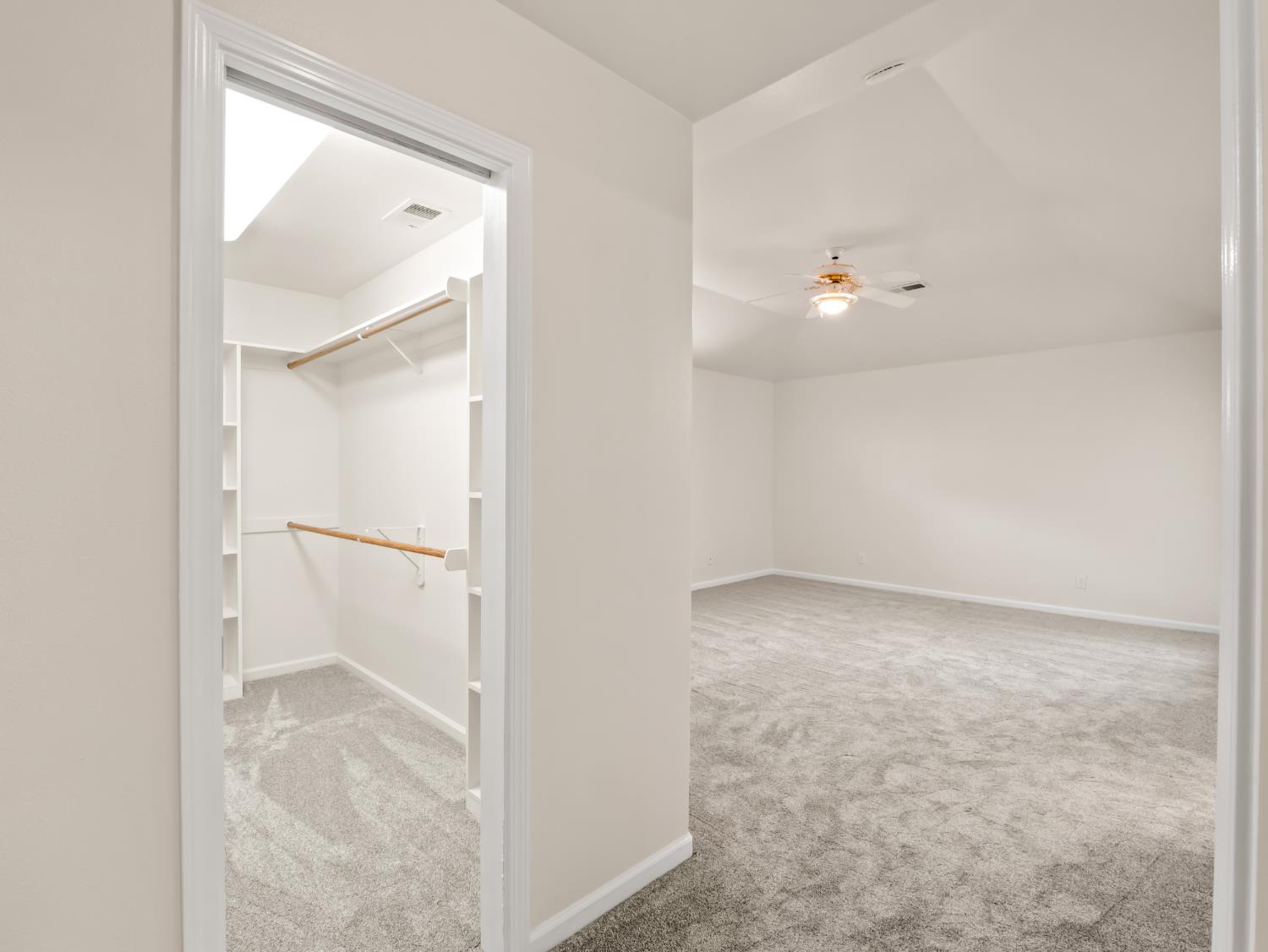 2055 N Cambridge Cir, Reedley, CA 93654