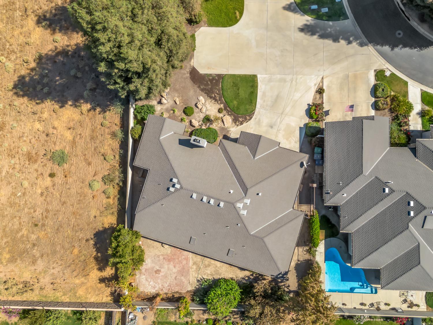 2055 N Cambridge Cir, Reedley, CA 93654