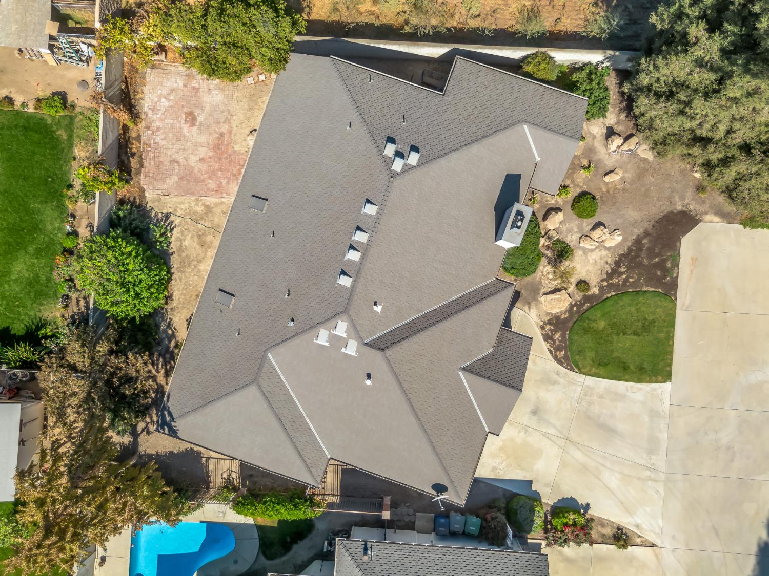 2055 N Cambridge Cir, Reedley, CA 93654