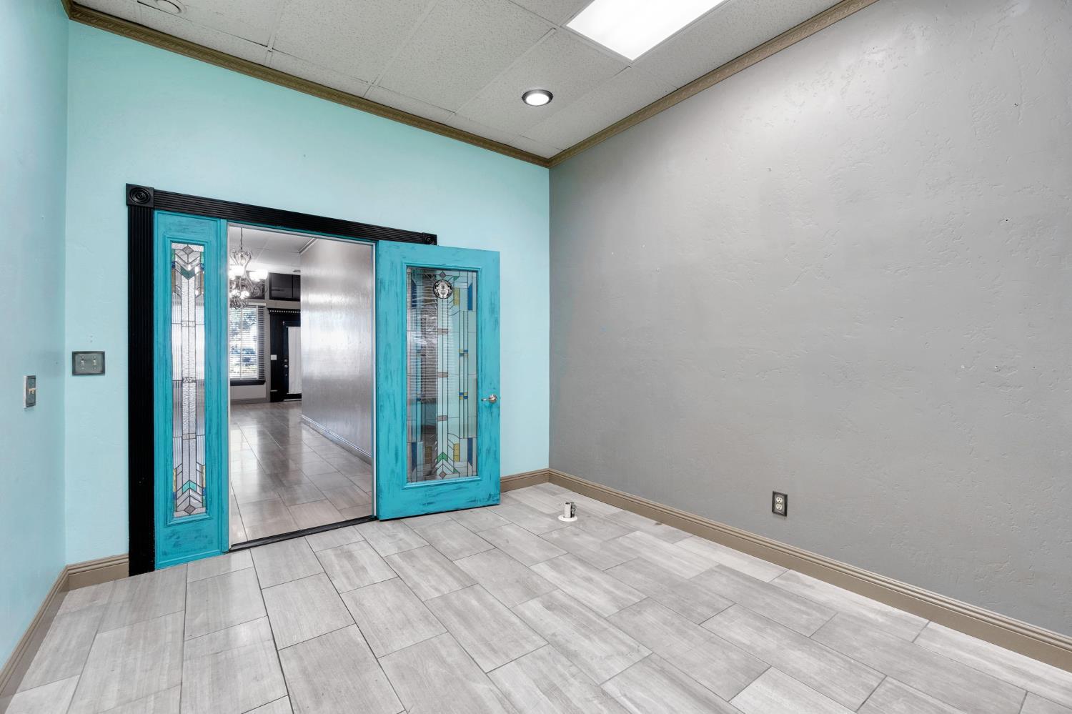 222 Heinlen St, Lemoore, CA 93245
