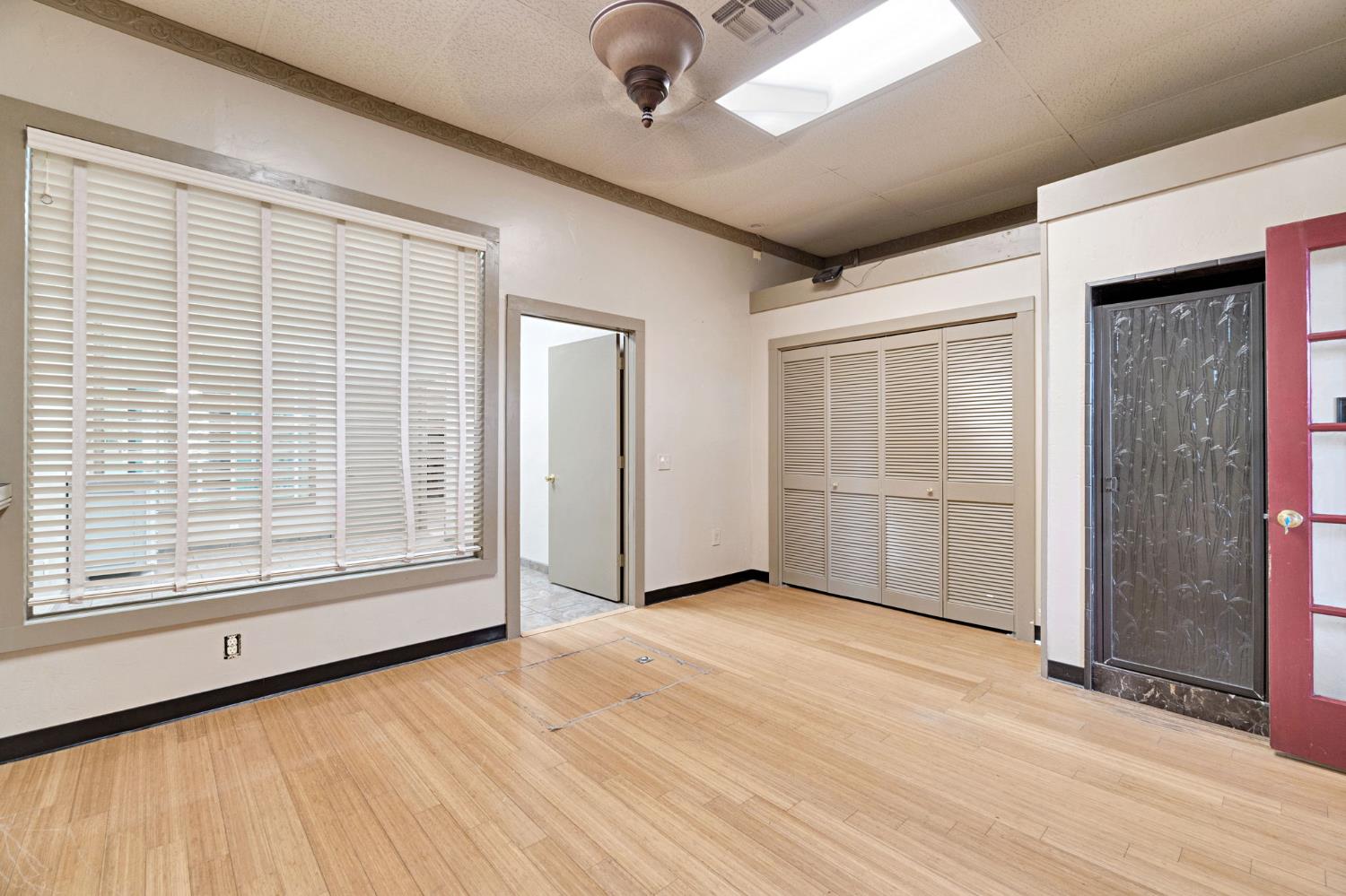 222 Heinlen St, Lemoore, CA 93245