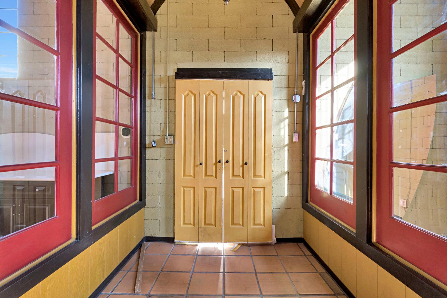 222 Heinlen St, Lemoore, CA 93245