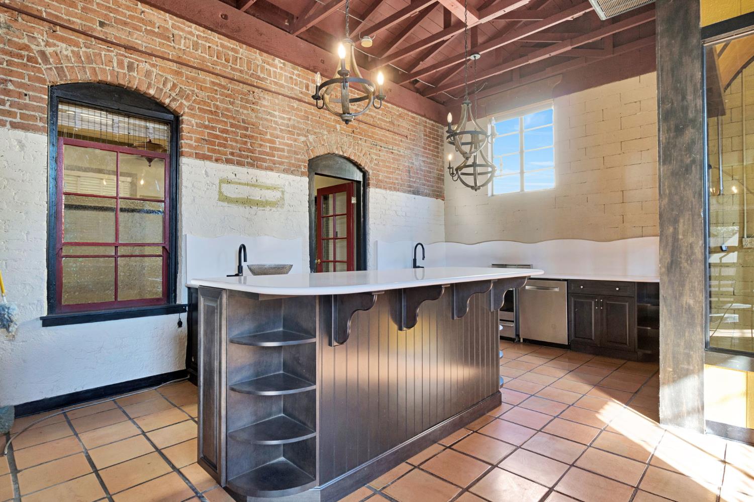 222 Heinlen St, Lemoore, CA 93245