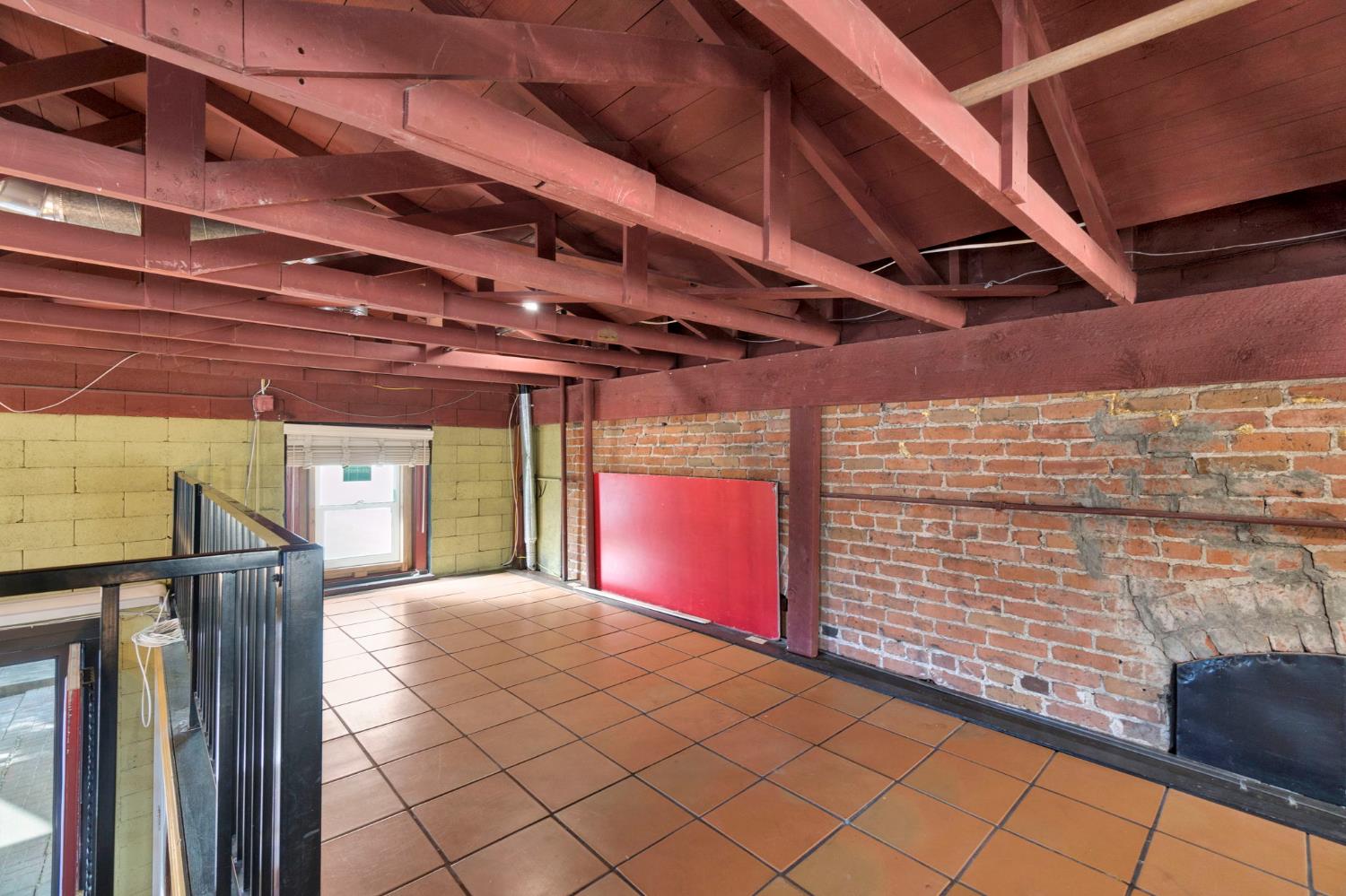 222 Heinlen St, Lemoore, CA 93245