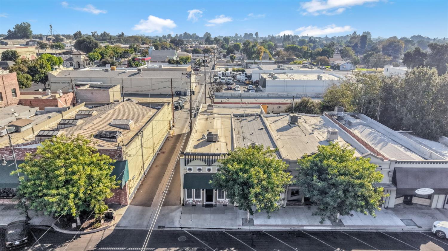 222 Heinlen St, Lemoore, CA 93245