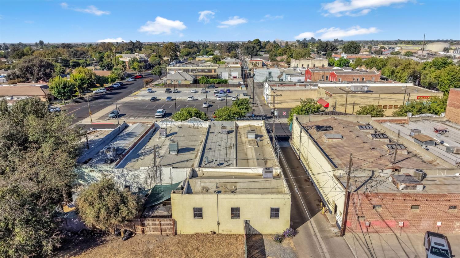 222 Heinlen St, Lemoore, CA 93245