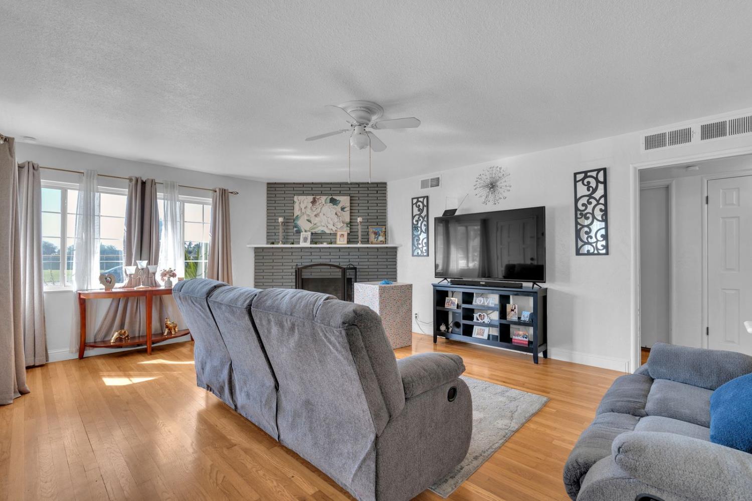 4005 E Princeton Ave, Fresno, CA 93703