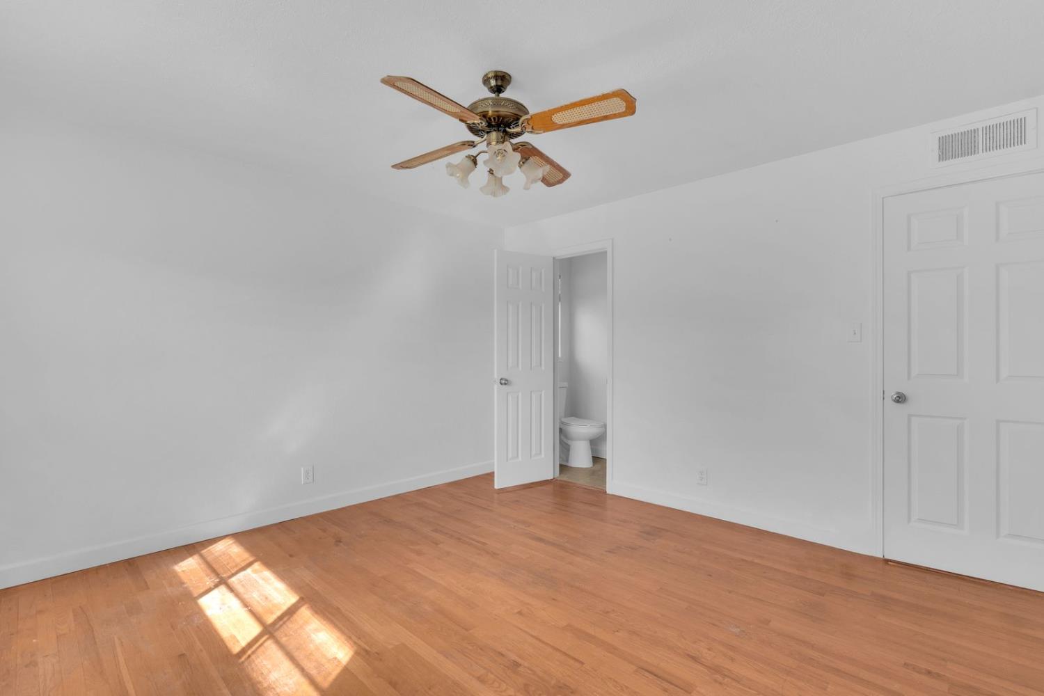 3924 E Farrin Ave, Fresno, CA 93726