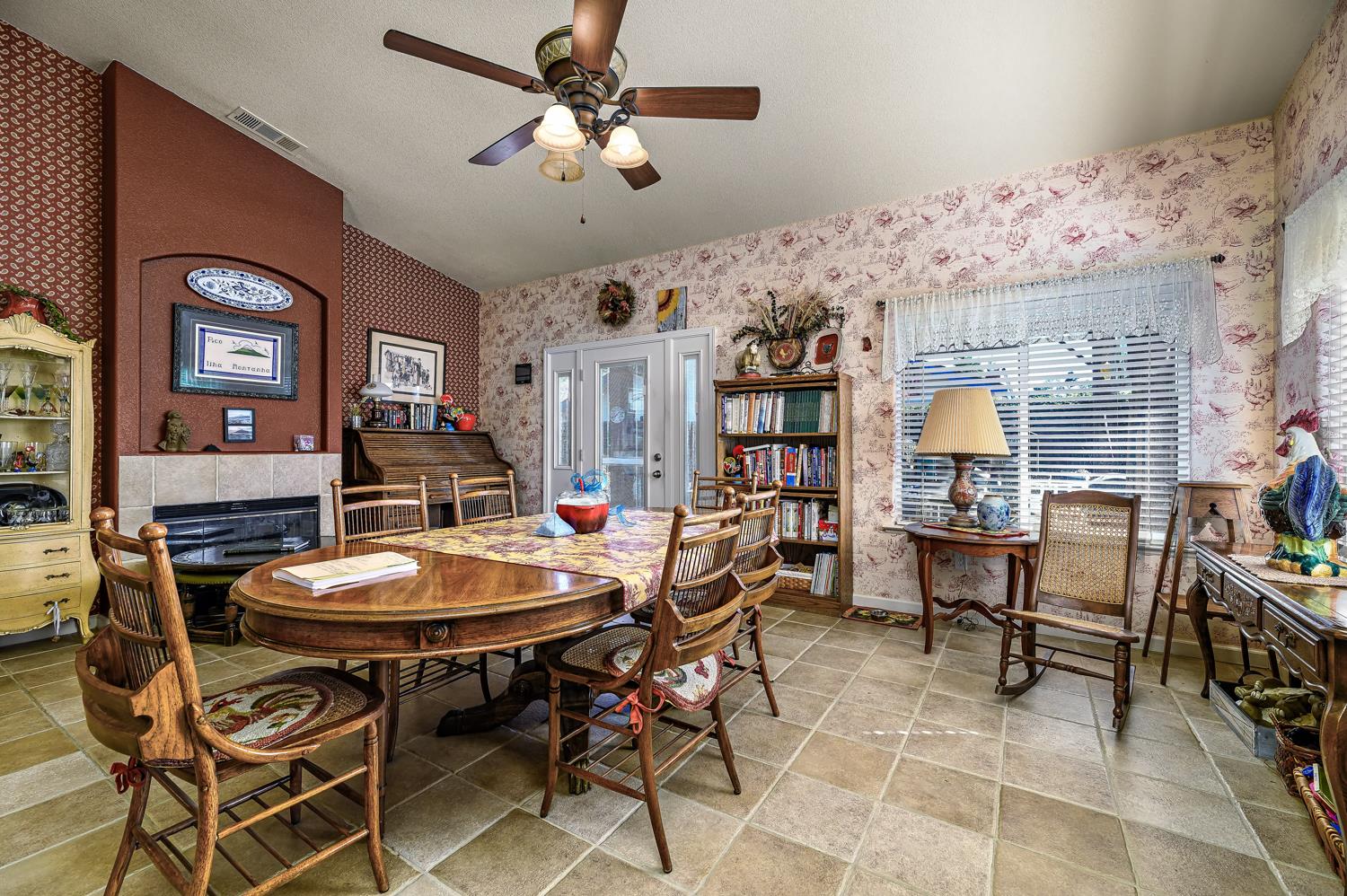 514 Mallard Ave, Lemoore, CA 93245