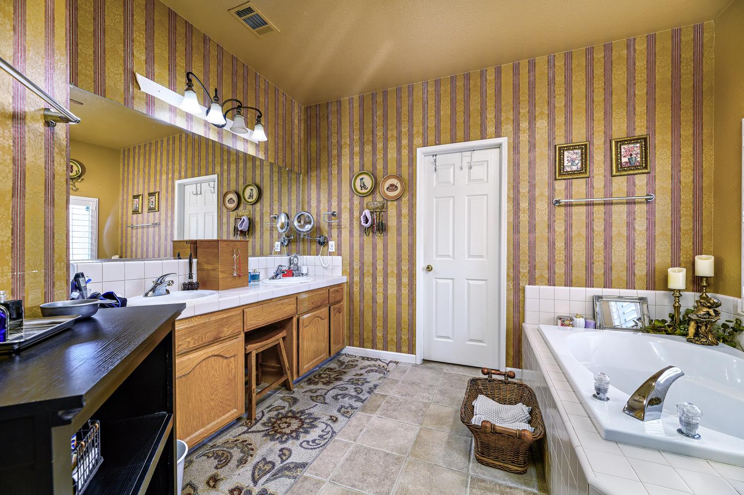 514 Mallard Ave, Lemoore, CA 93245