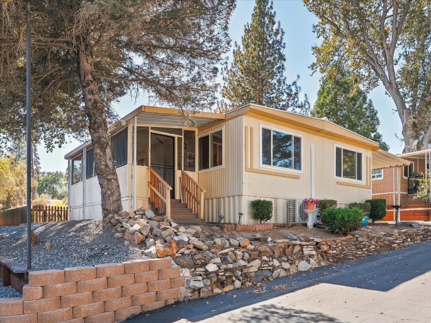 39678 Road 425B #38, Oakhurst, CA 93644