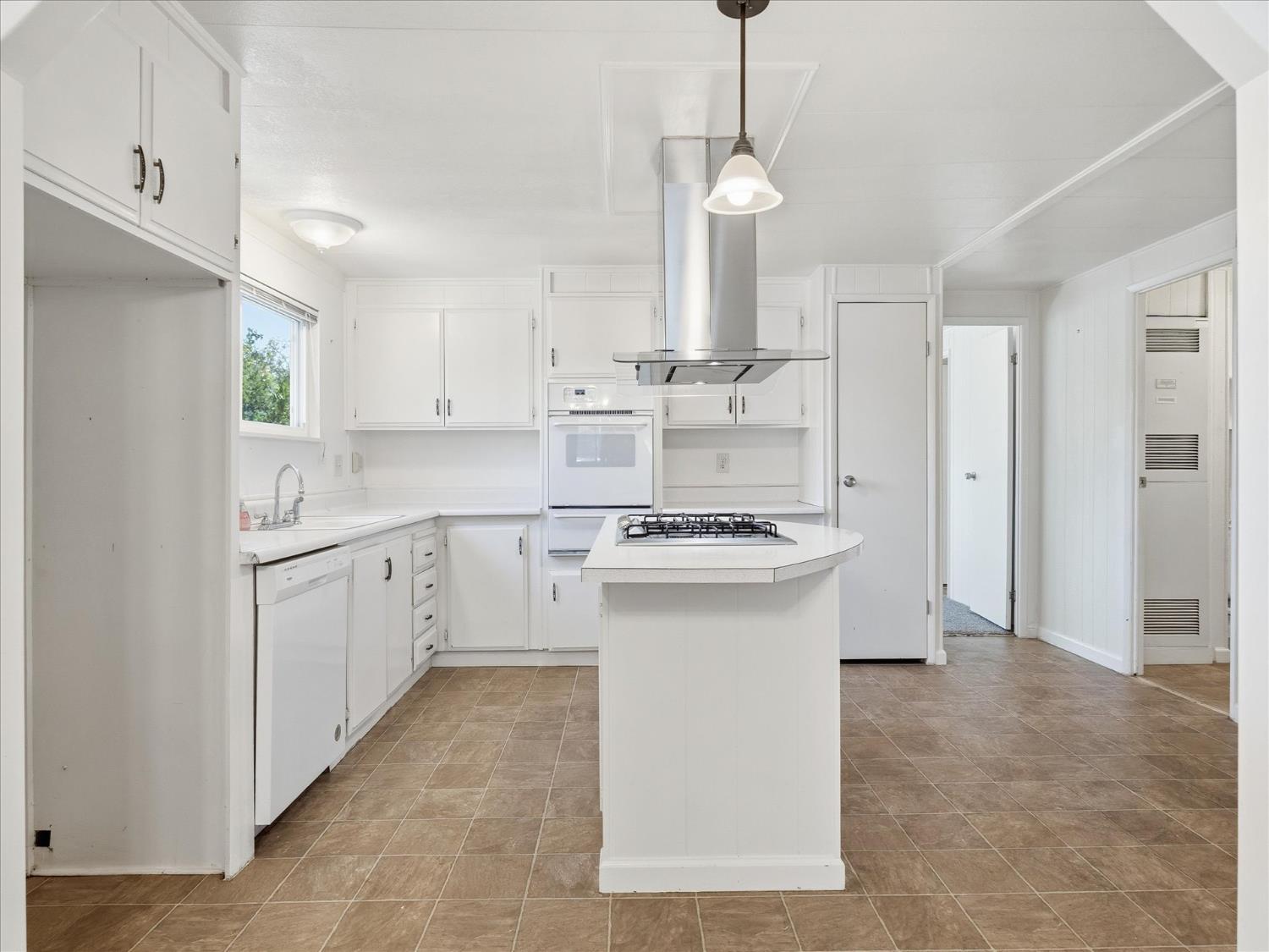 39678 Road 425B #38, Oakhurst, CA 93644