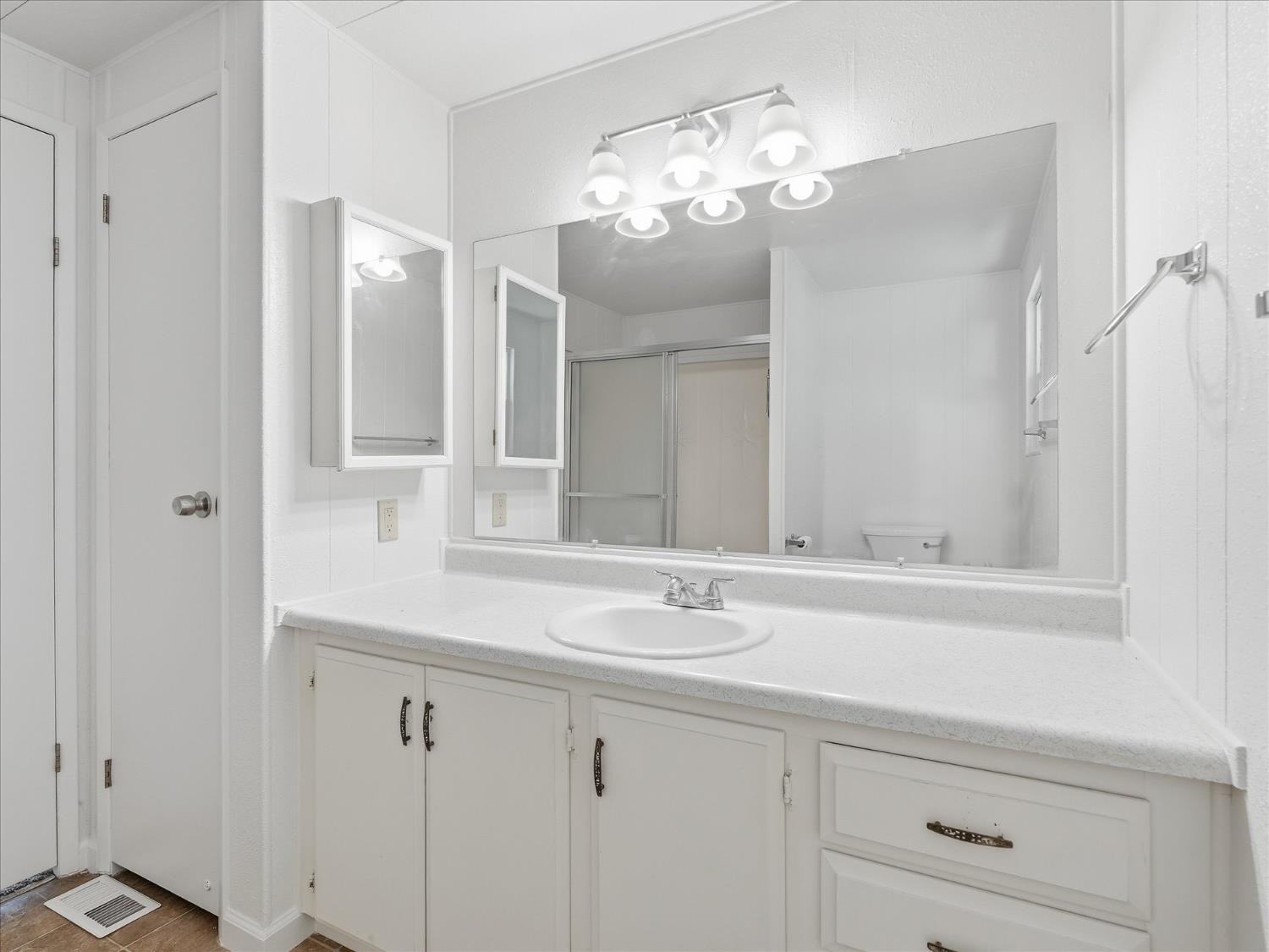 39678 Road 425B #38, Oakhurst, CA 93644