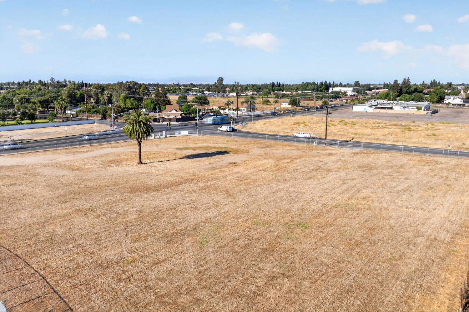 3433 W clinton, Fresno, CA 93722