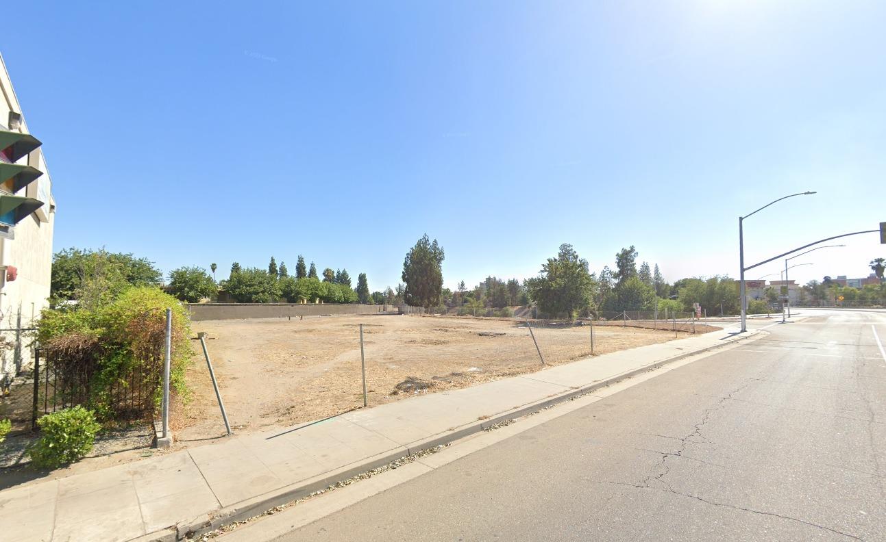 2948 Tulare, Fresno, CA 93721