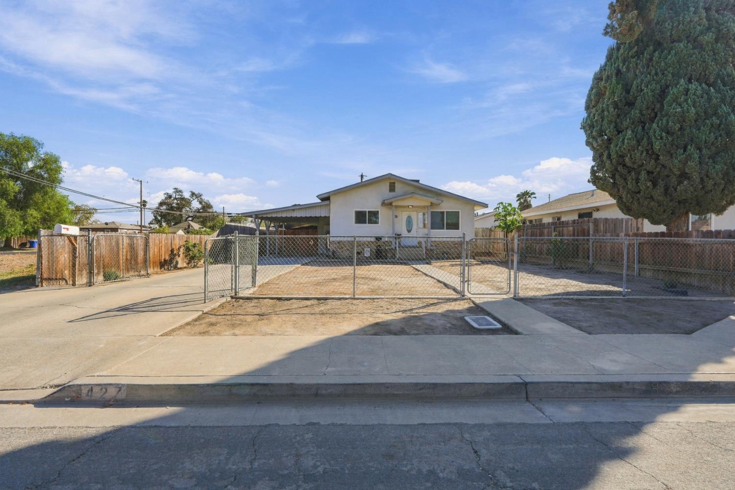427 E 11Th St, Hanford, CA 93230