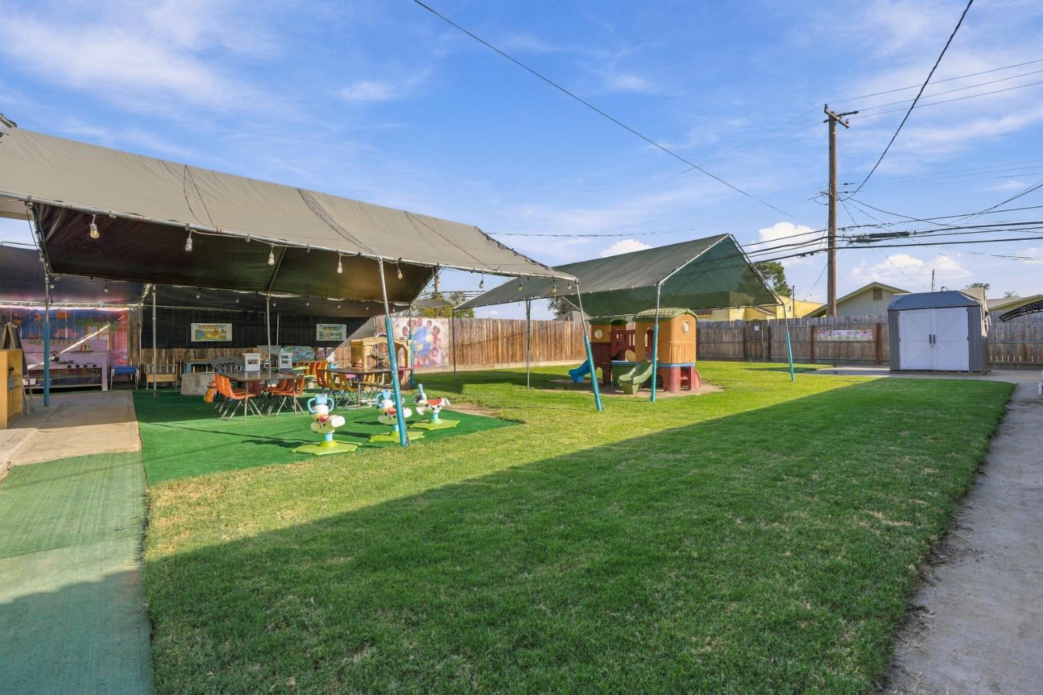 427 E 11Th St, Hanford, CA 93230