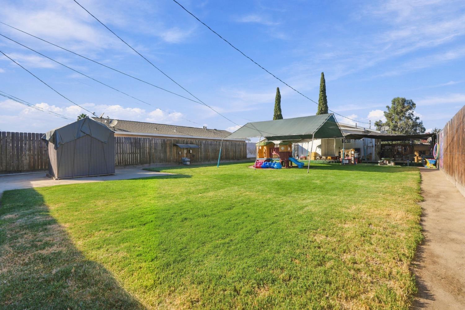 427 E 11Th St, Hanford, CA 93230
