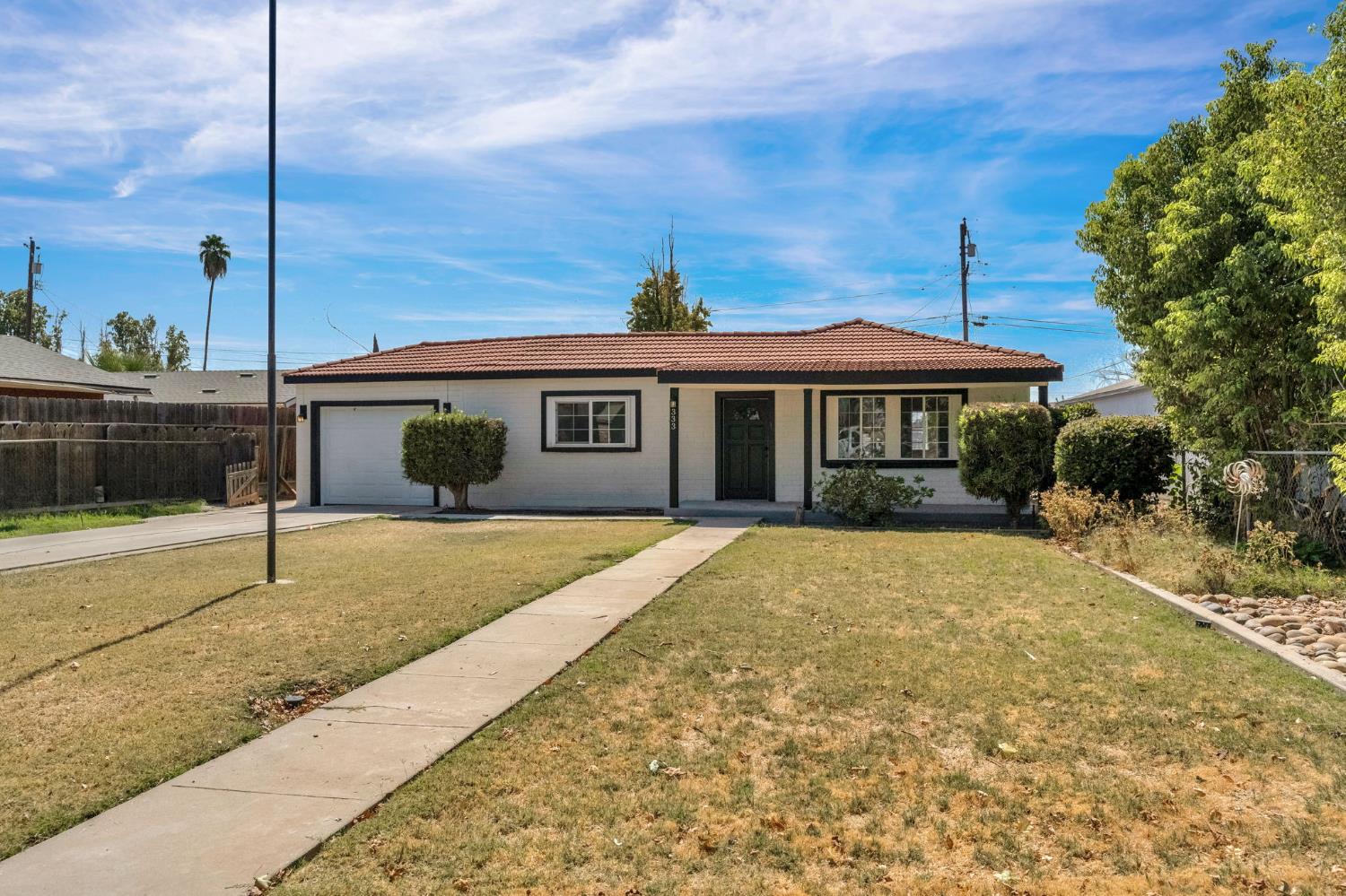 333 Oleander Ave, Lemoore, CA 93245