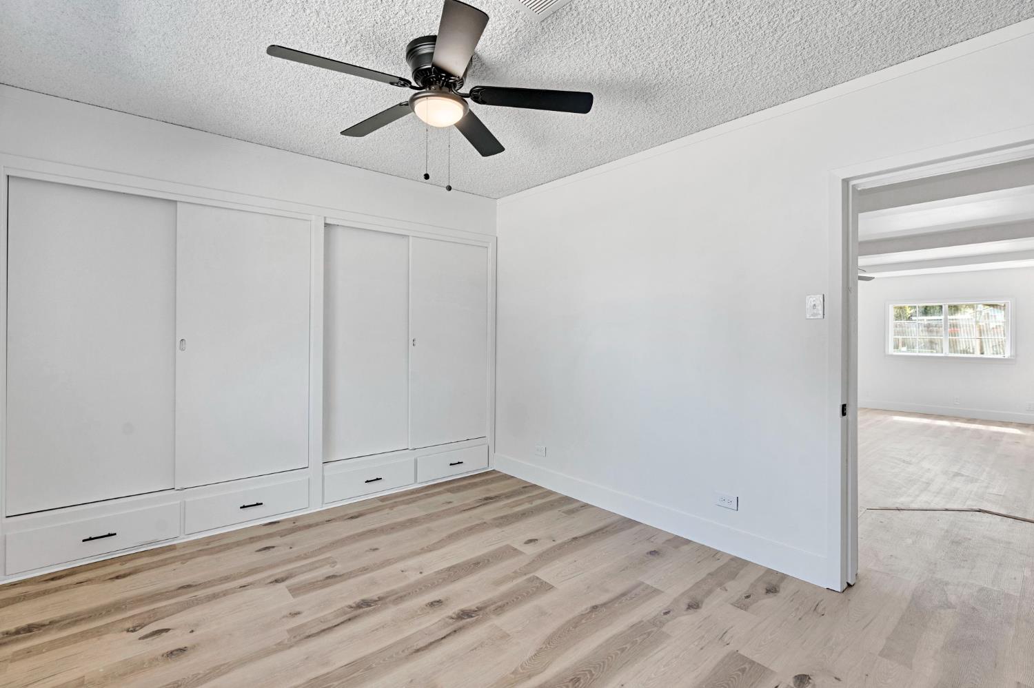 333 Oleander Ave, Lemoore, CA 93245