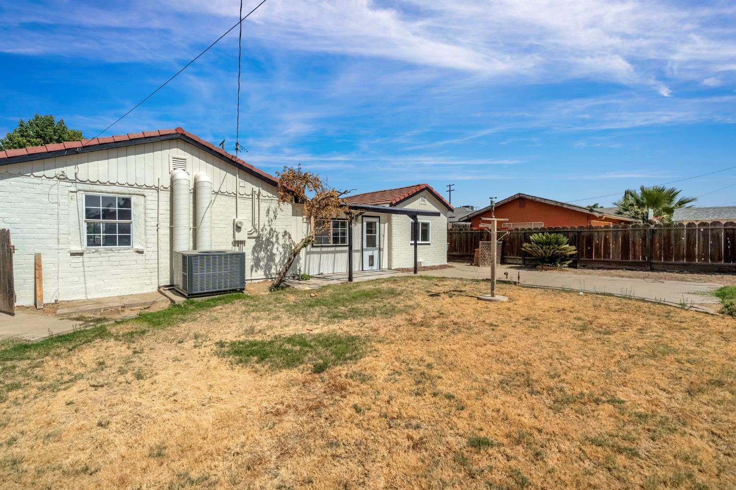 333 Oleander Ave, Lemoore, CA 93245