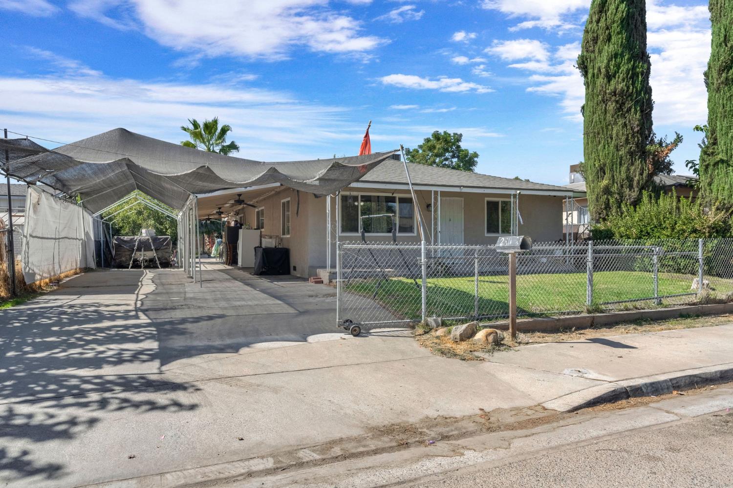 2511 Shaft St, Selma, CA 93662