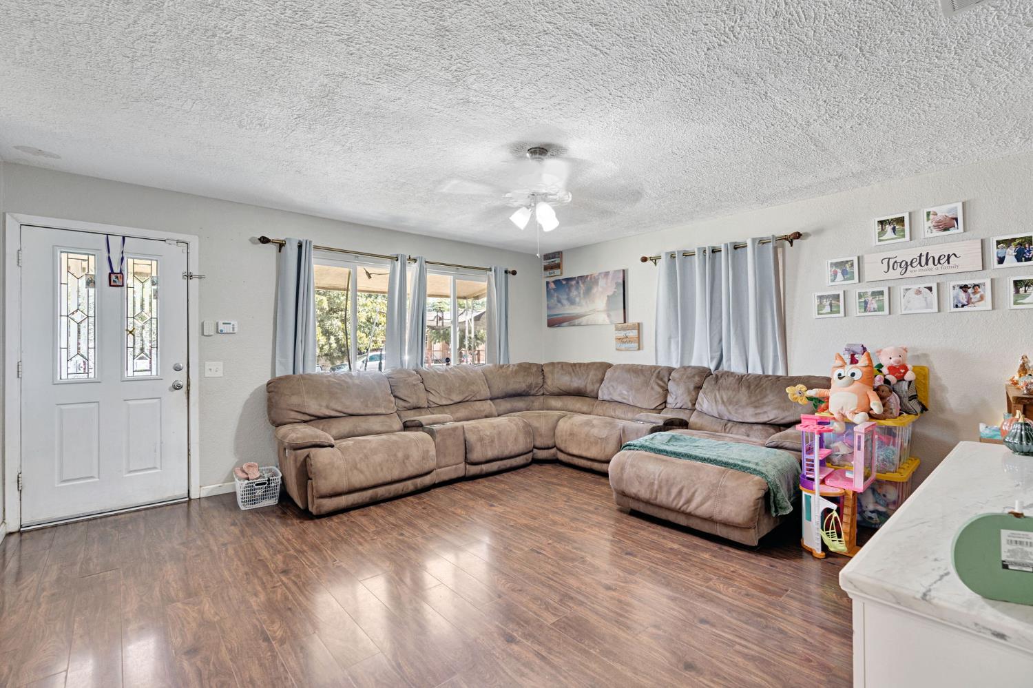 2511 Shaft St, Selma, CA 93662