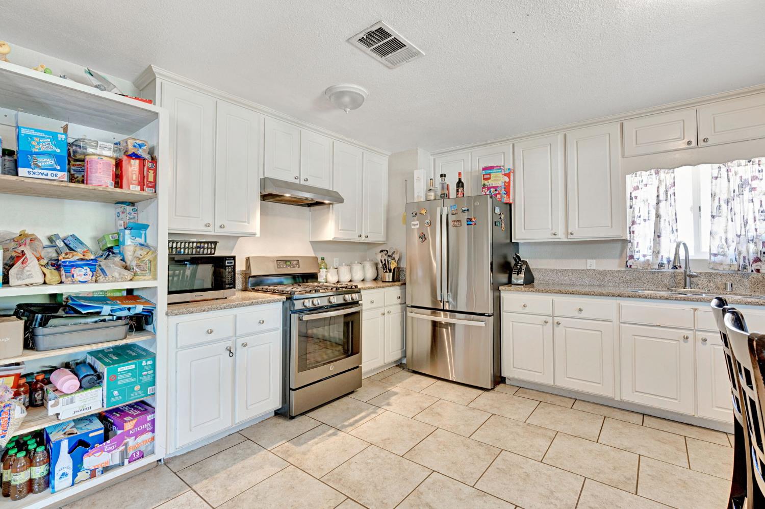 2511 Shaft St, Selma, CA 93662