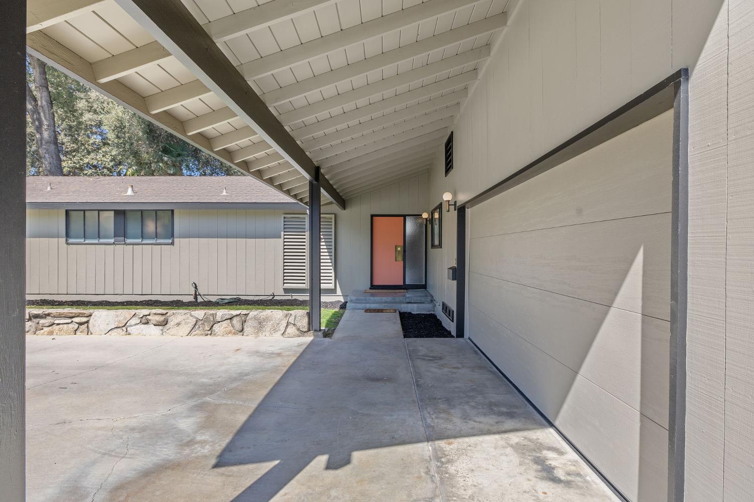 2544 W Keogh Ave, Visalia, CA 93291