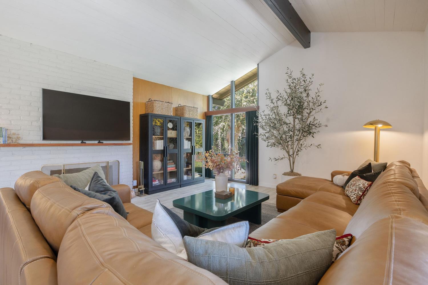 2544 W Keogh Ave, Visalia, CA 93291