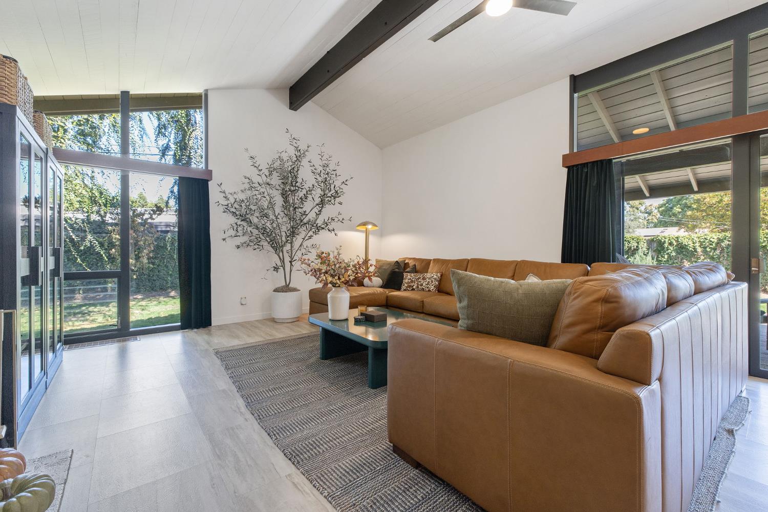 2544 W Keogh Ave, Visalia, CA 93291