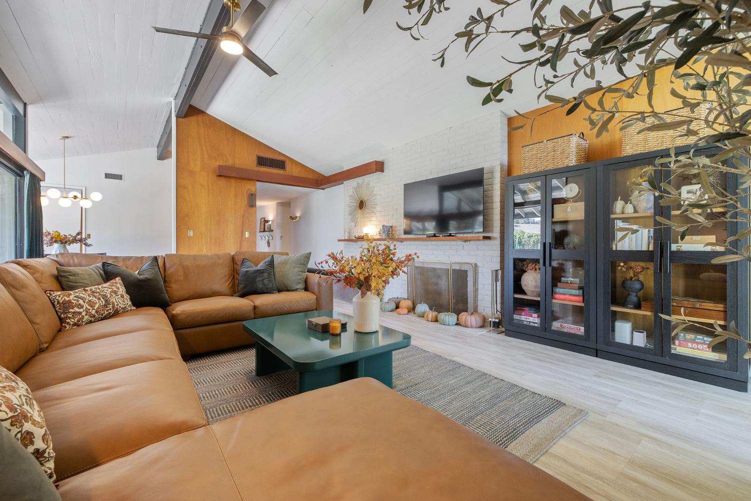 2544 W Keogh Ave, Visalia, CA 93291