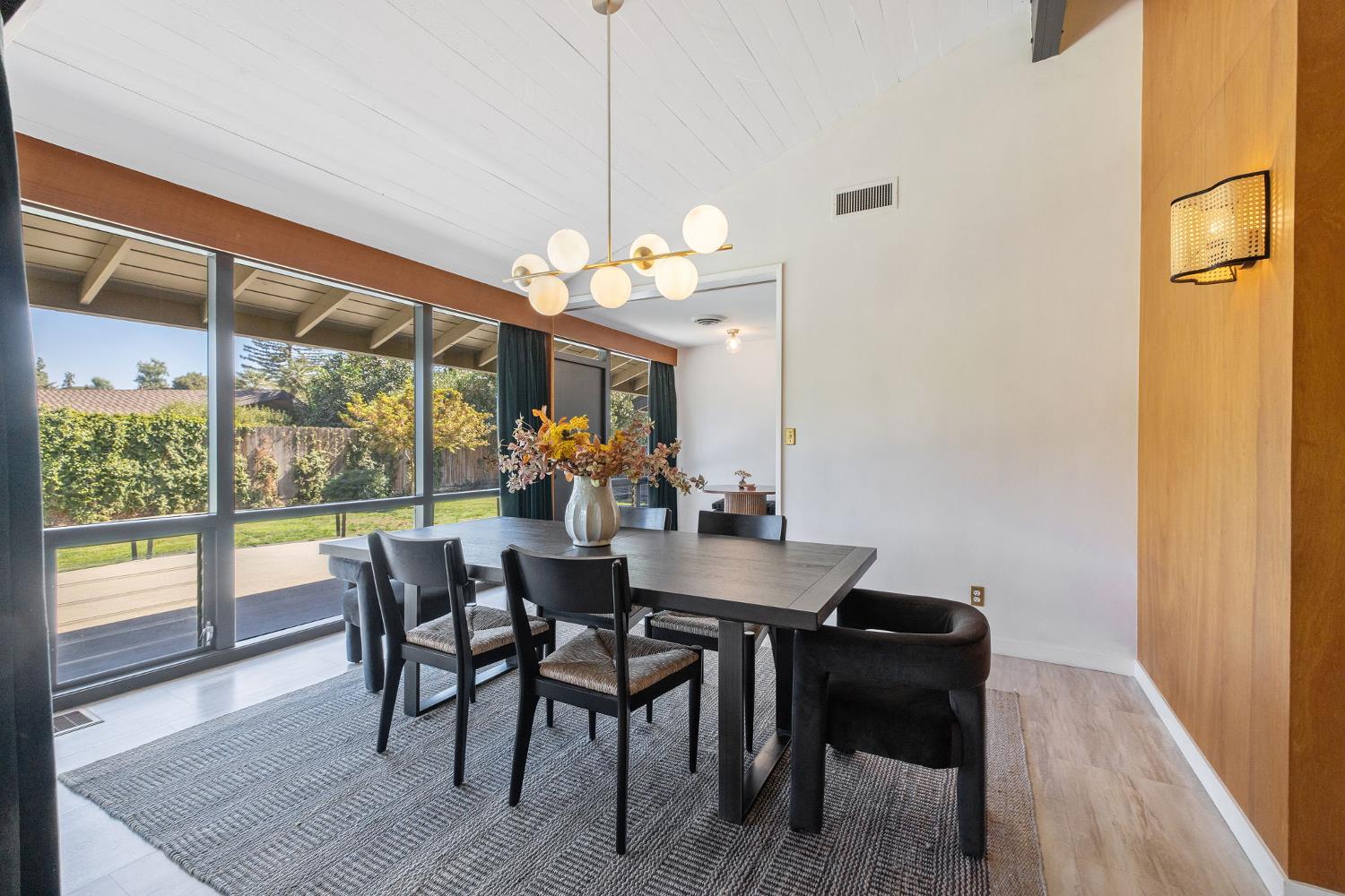 2544 W Keogh Ave, Visalia, CA 93291