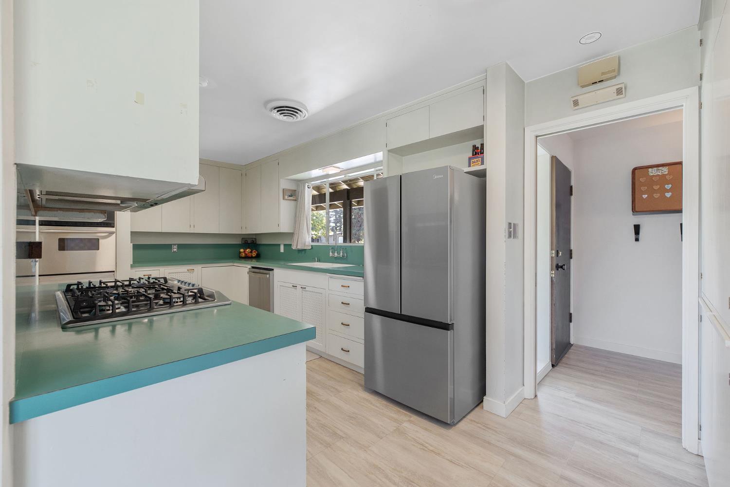 2544 W Keogh Ave, Visalia, CA 93291
