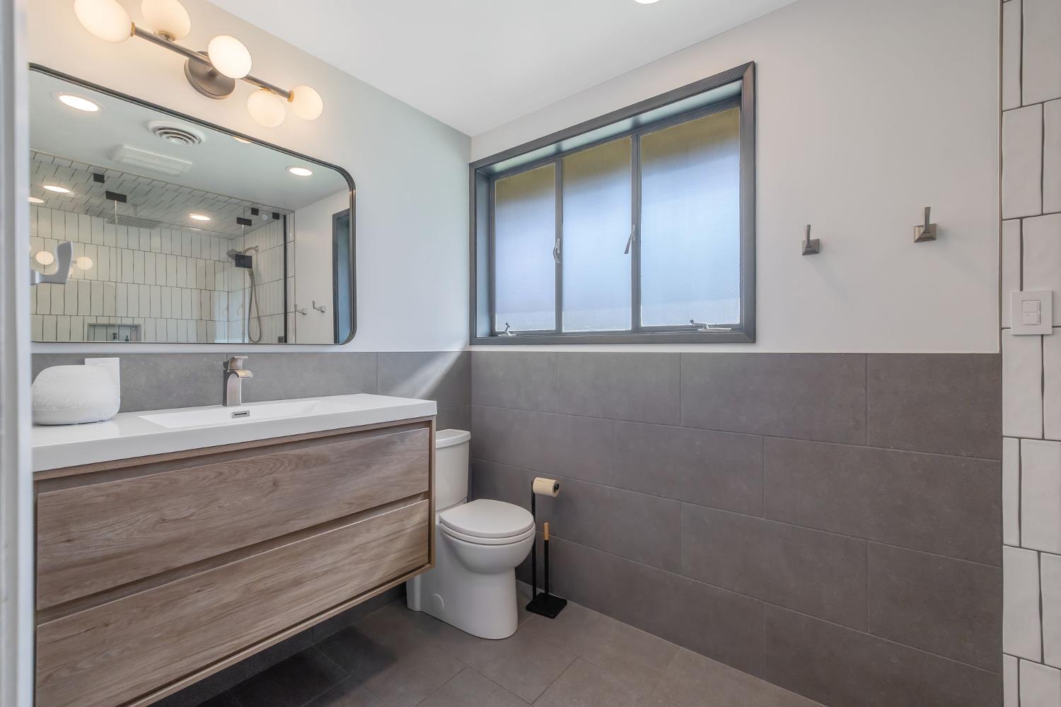 2544 W Keogh Ave, Visalia, CA 93291