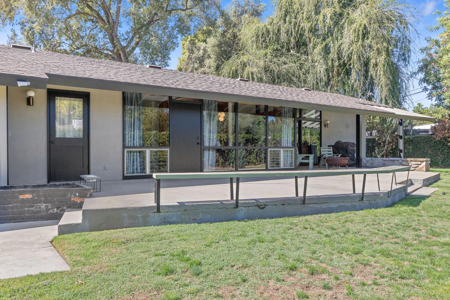 2544 W Keogh Ave, Visalia, CA 93291
