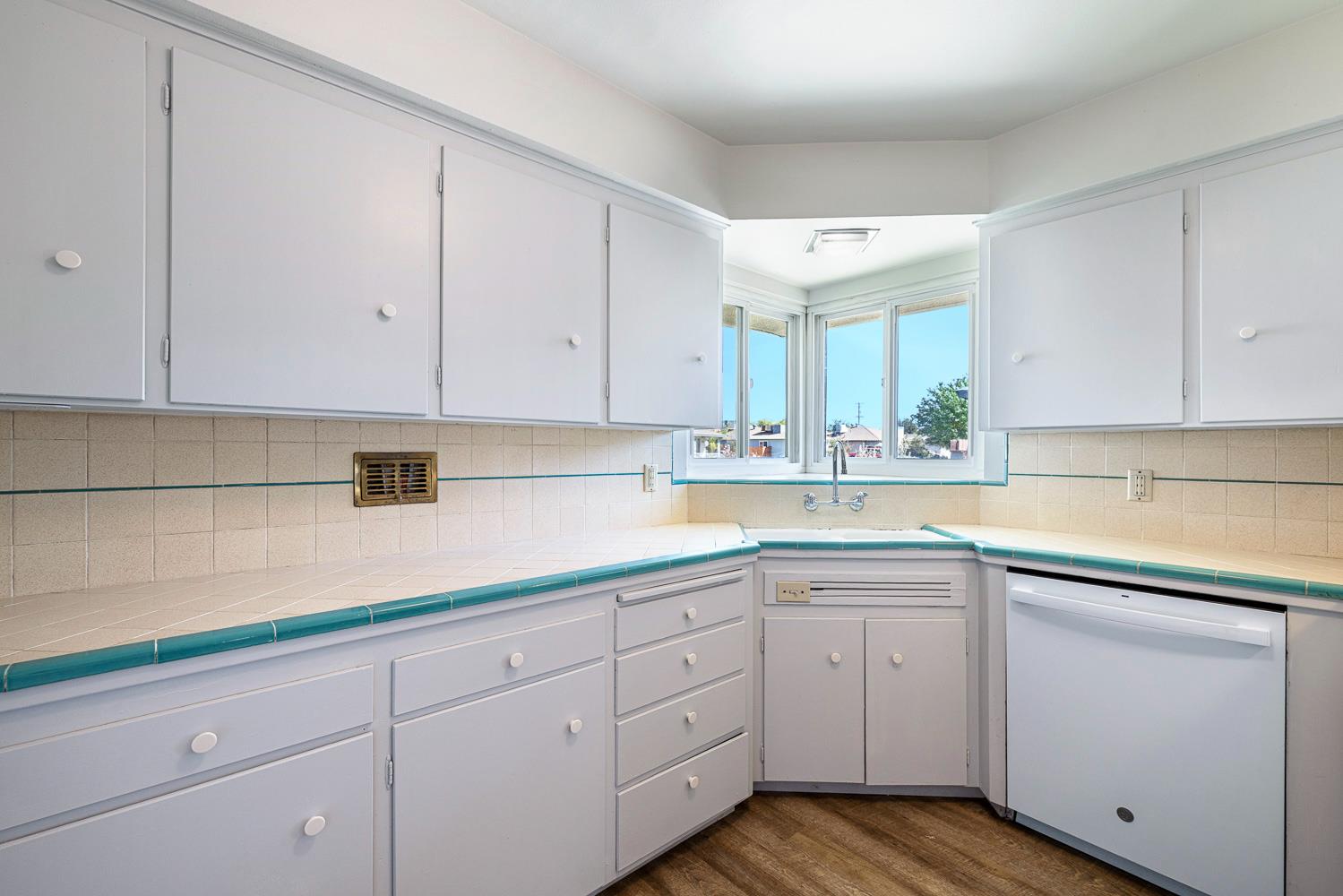 3476 E Redlands Ave, Fresno, CA 93726