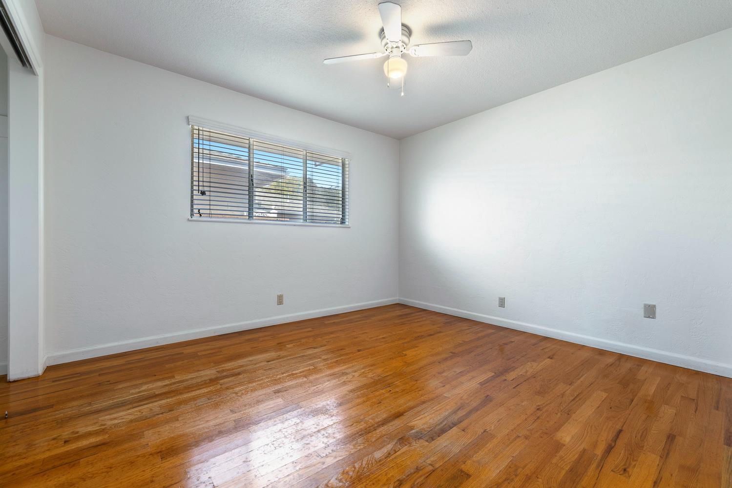 3476 E Redlands Ave, Fresno, CA 93726