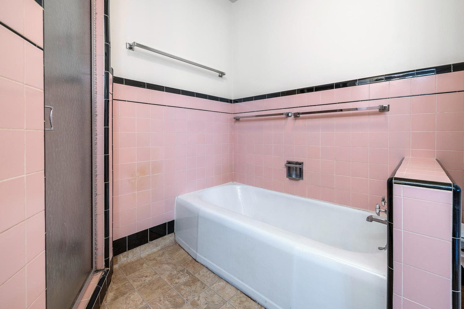 3476 E Redlands Ave, Fresno, CA 93726