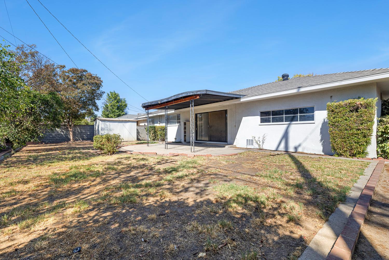 3476 E Redlands Ave, Fresno, CA 93726
