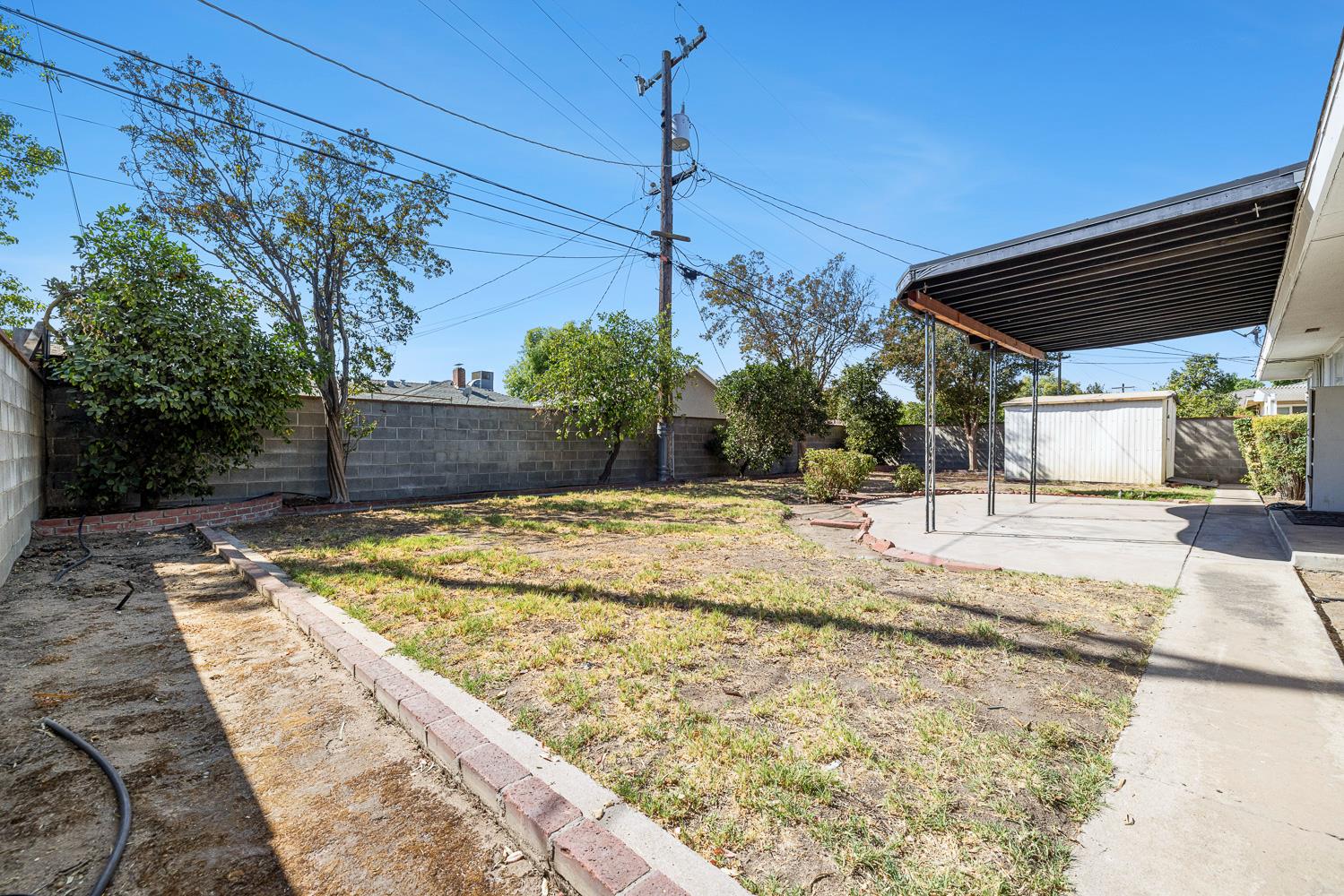 3476 E Redlands Ave, Fresno, CA 93726