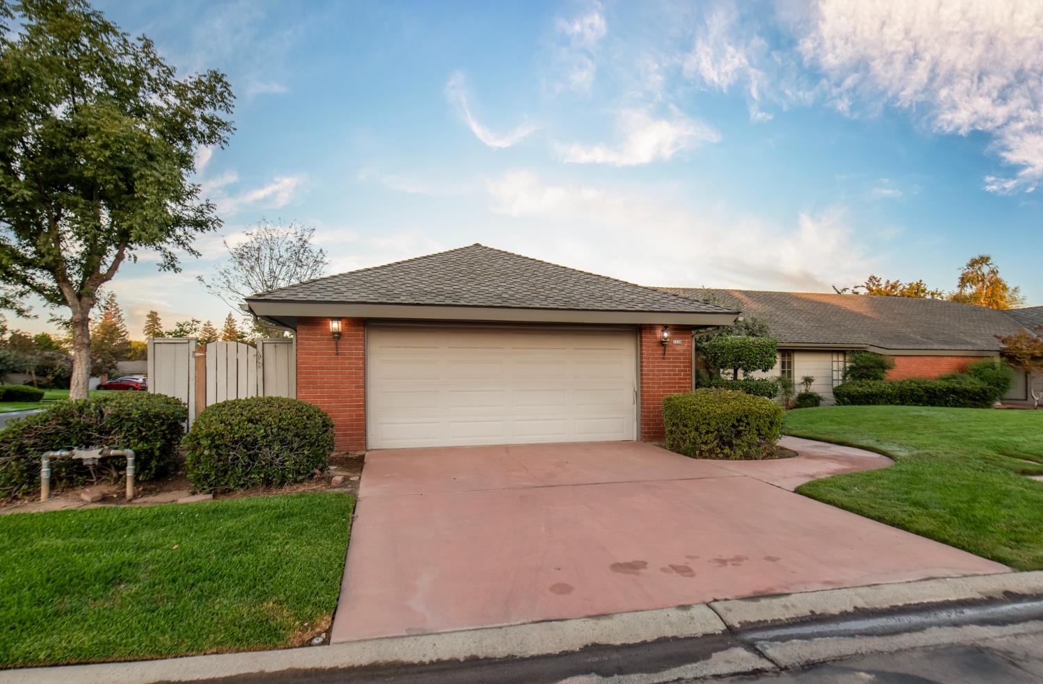 6339 N Palm Ave, Fresno, CA 93704
