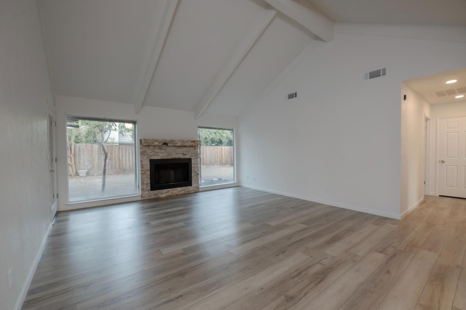 6339 N Palm Ave, Fresno, CA 93704