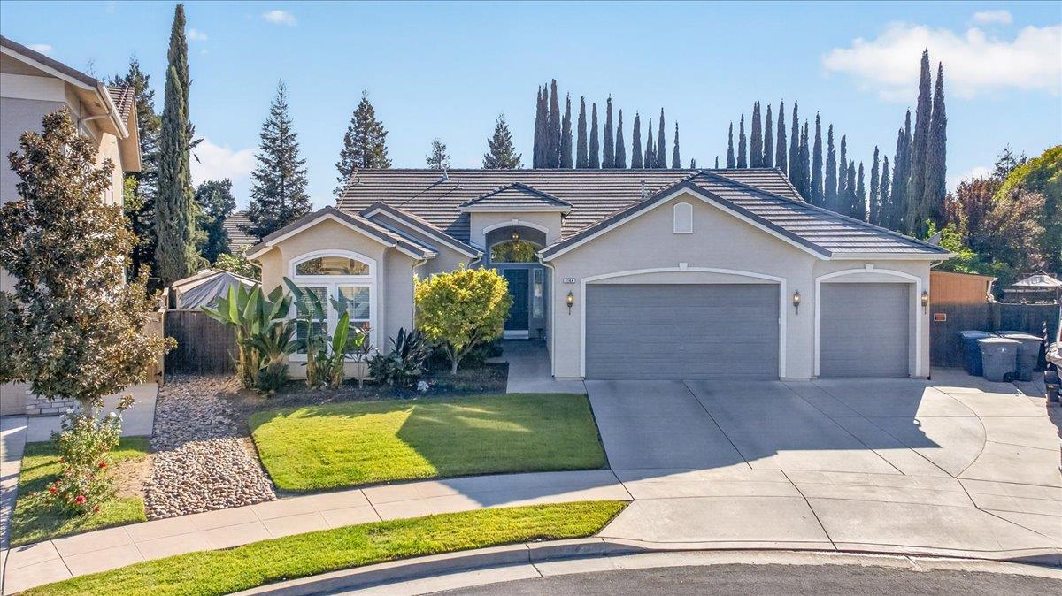 3144 Rall Ave, Clovis, CA 93619