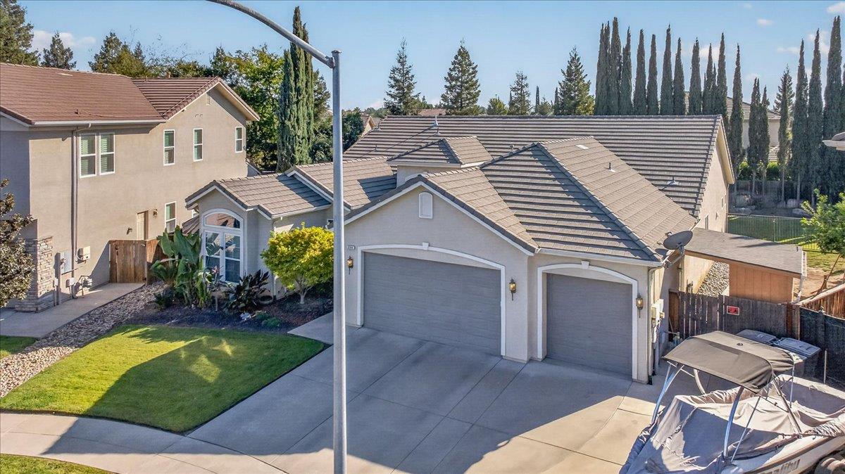 3144 Rall Ave, Clovis, CA 93619