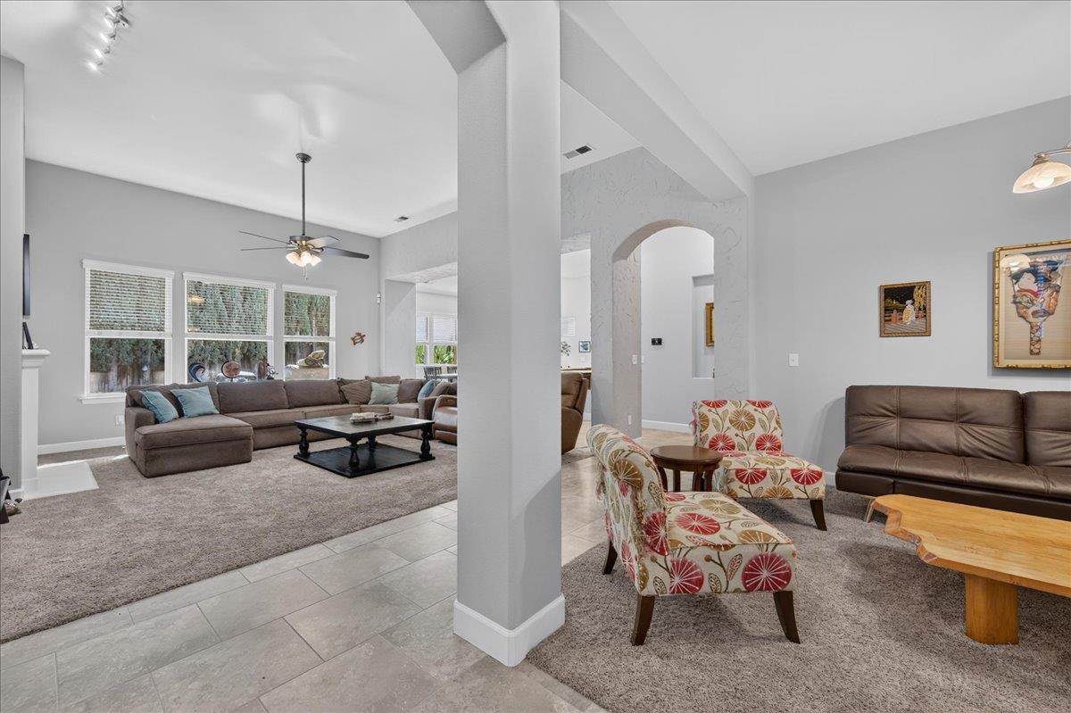 3144 Rall Ave, Clovis, CA 93619