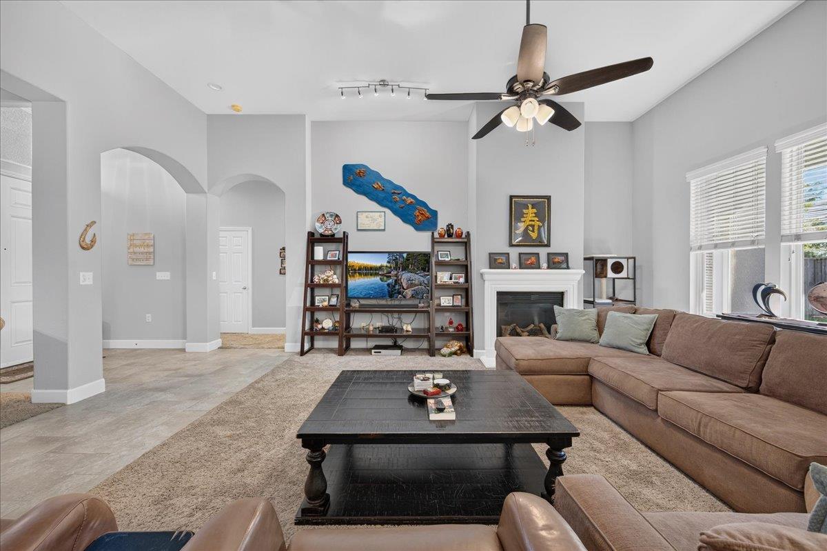3144 Rall Ave, Clovis, CA 93619