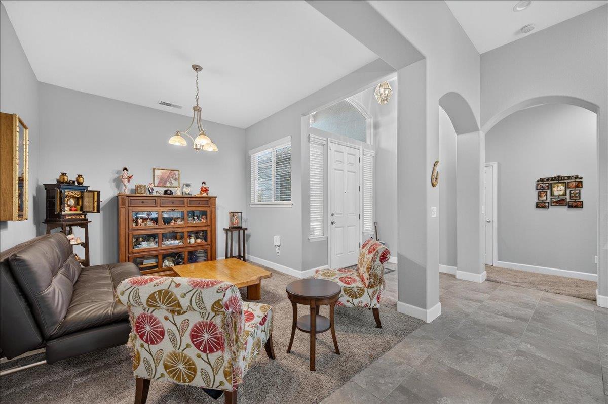 3144 Rall Ave, Clovis, CA 93619